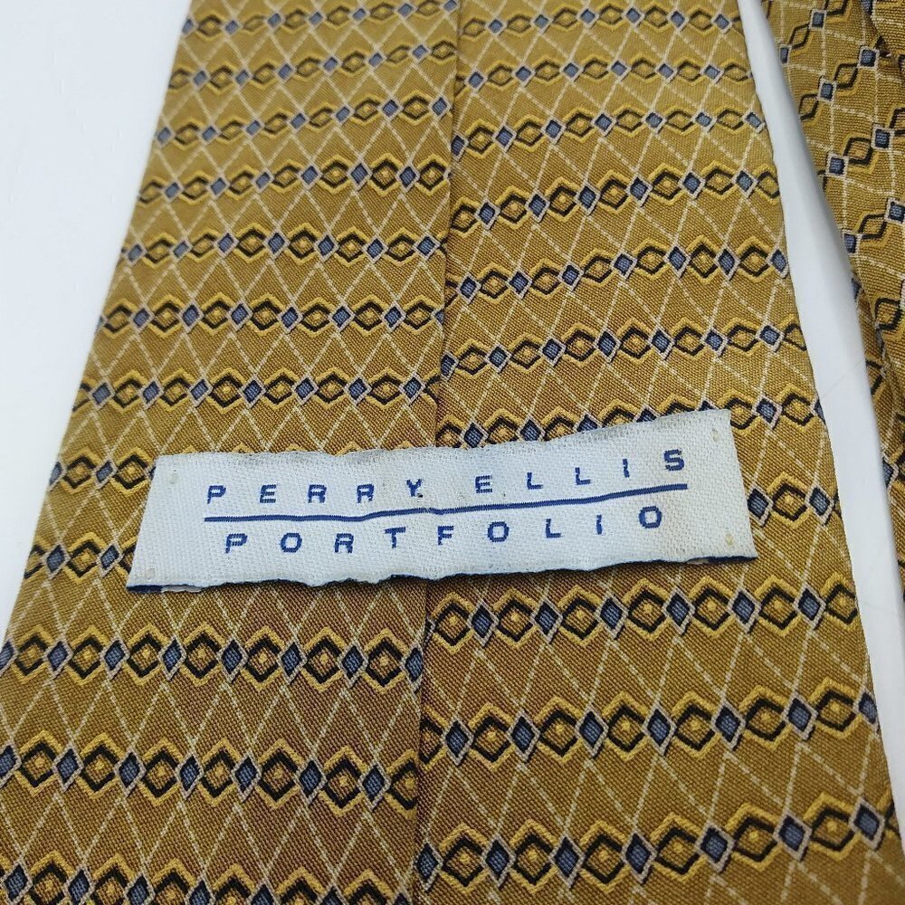 Perry Ellis Portfolio Tie - Picture 6 of 8